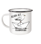 Kurs auf Fischbrötchen Papierschiff Möwe - Emaille Becher in White - Studio Ansicht - Kiebitzdelle