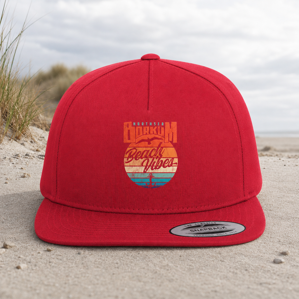 Borkum Beach Vibes - Premium Snapback Cap - Red / Green - Küstenmode von Kiebitzdelle