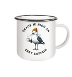 Snack mi nich an erst Koffein Möwe Spruch - Emaille Becher in White - Studio Ansicht - Kiebitzdelle